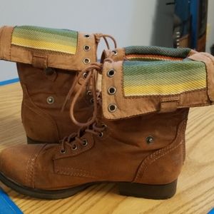 Bongo Womens 8m Brown lace up boots